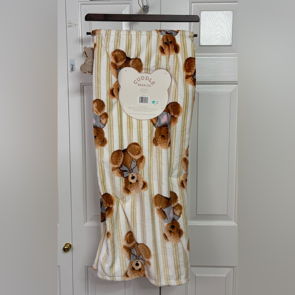 Cuddle Bear Co Oversized Throw Blanket - Picture 3 of 7